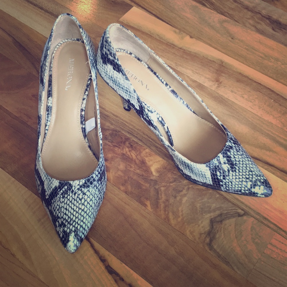 🚫Donated🚫 Faux Snake Skin Heels